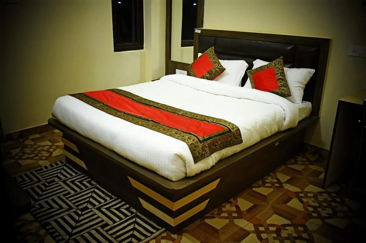 Hotel Kb Palace Varanasi 2*,  India